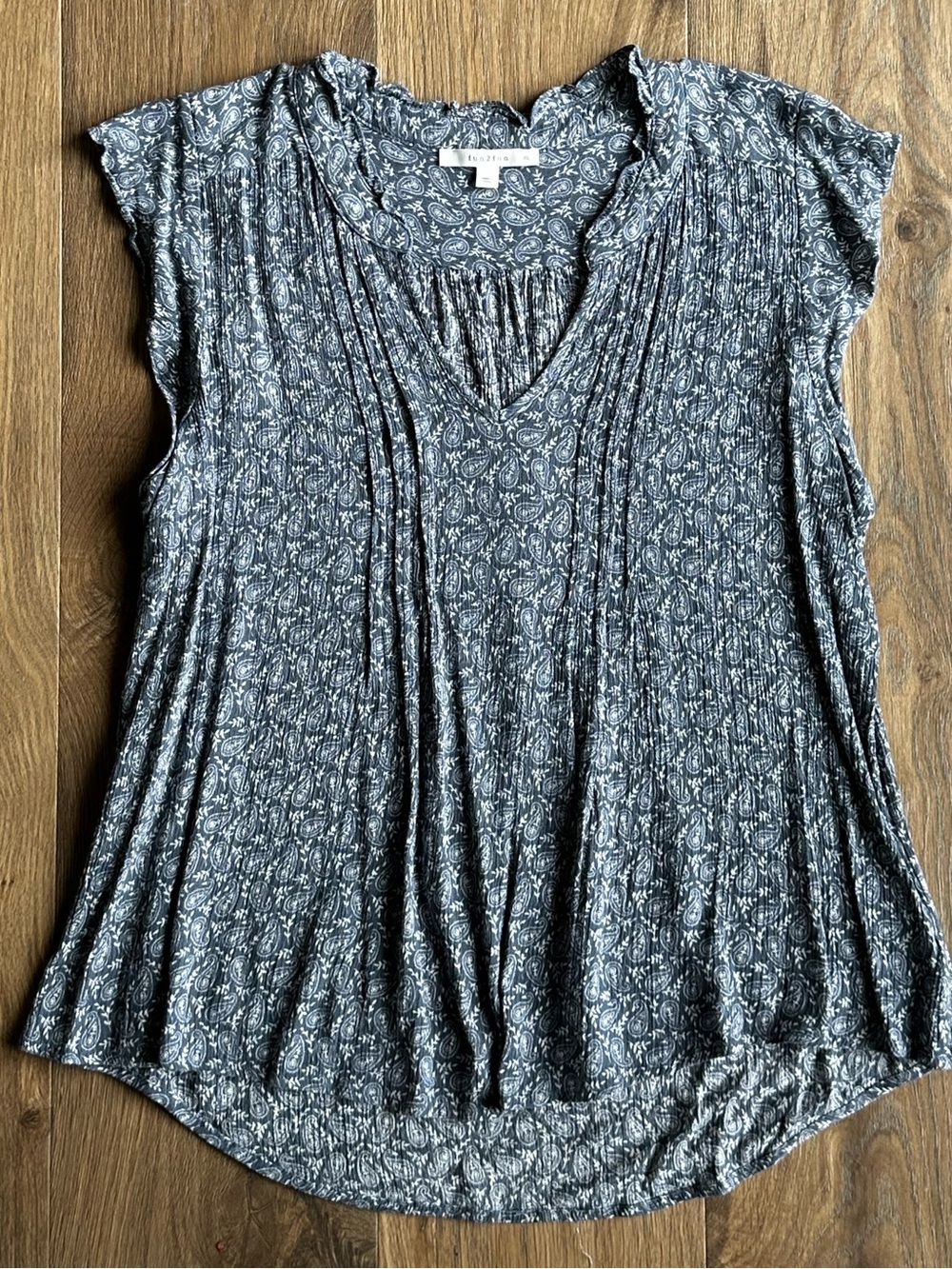 fun 2 fun Floral V-Neck Short Sleeve Top
